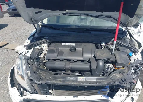 2011 Volvo Xc60 3.2/3.2 R-Design z USA, uszkodzony, nr VIN YV4952DZ4B2150193